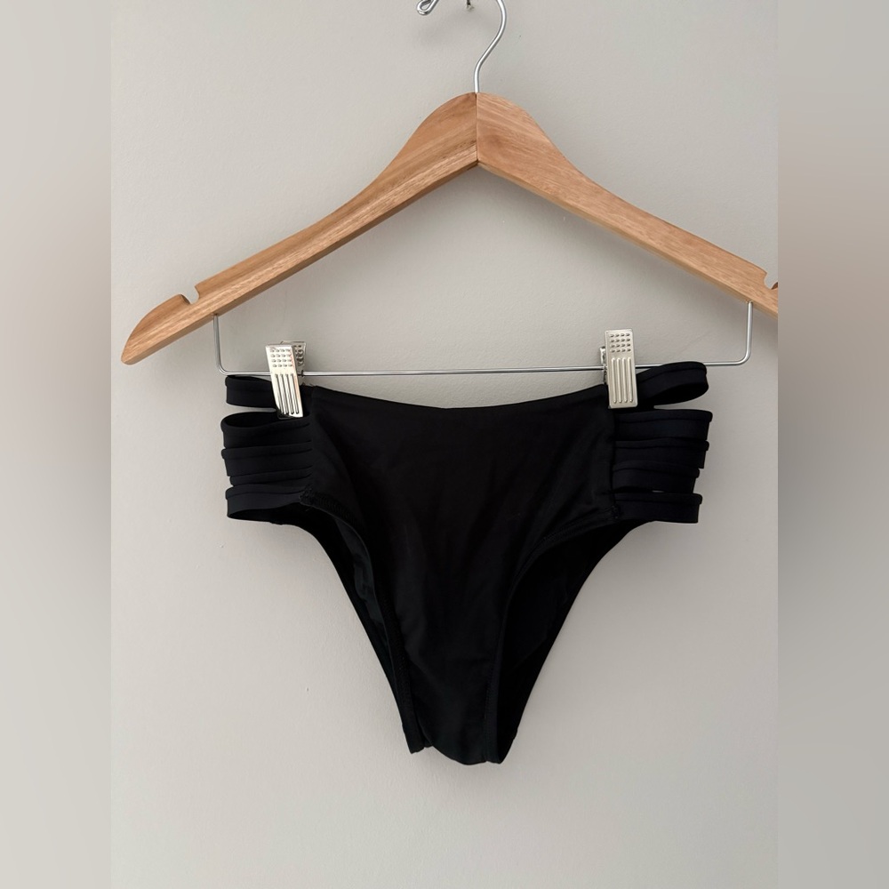 NWOT La Vie en Rose bikini bottom